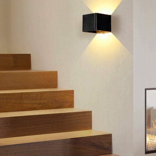 Moderne wandlamp op batterij